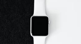 Apple Watch 6とApple Watch 8の違い